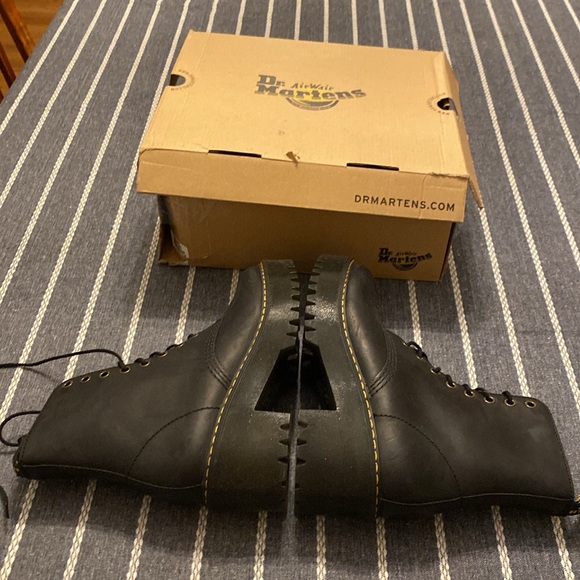 Dr.martens shriver HI womens black asst.sizes LB - Picture 3 of 4